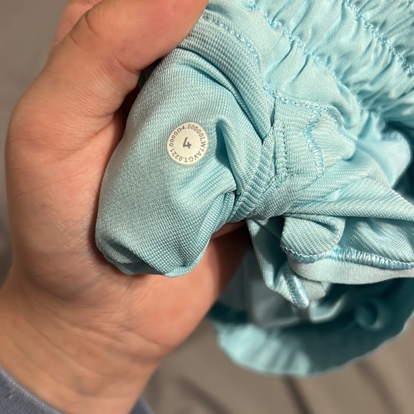 Barely worn, great condition - Picture 3 of 3